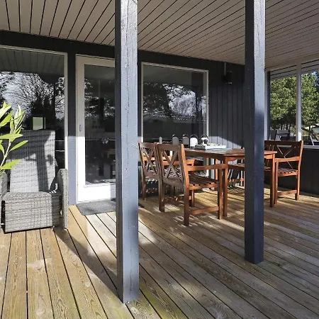 Three-bedroom Holiday In 21 * Blåvand