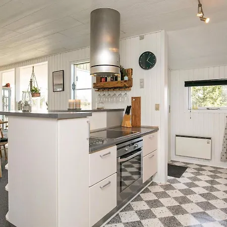 Three-bedroom Holiday In 21 * Blåvand