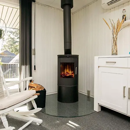 Three-bedroom Holiday In 21 Semesterbostad