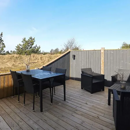 بيت للعطل Three-bedroom Holiday In 21