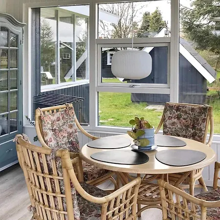Three-bedroom Holiday In 21 بيت للعطل Blåvand