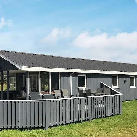 Three-bedroom Holiday In 21 * Blåvand