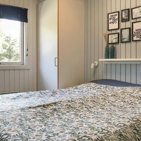 Three-bedroom Holiday In 21 بيت للعطل Blåvand