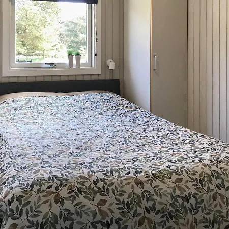 Three-bedroom Holiday In 21
